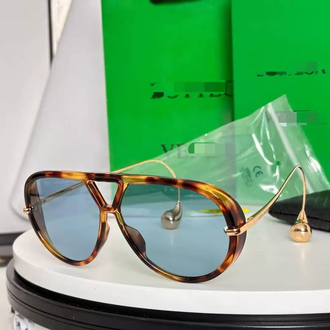 Customized luxury accessories