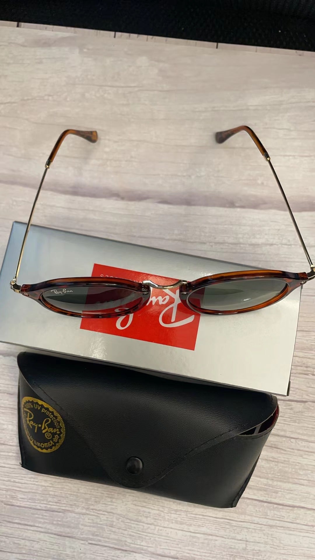 Men's and women's accessories R-B 2447