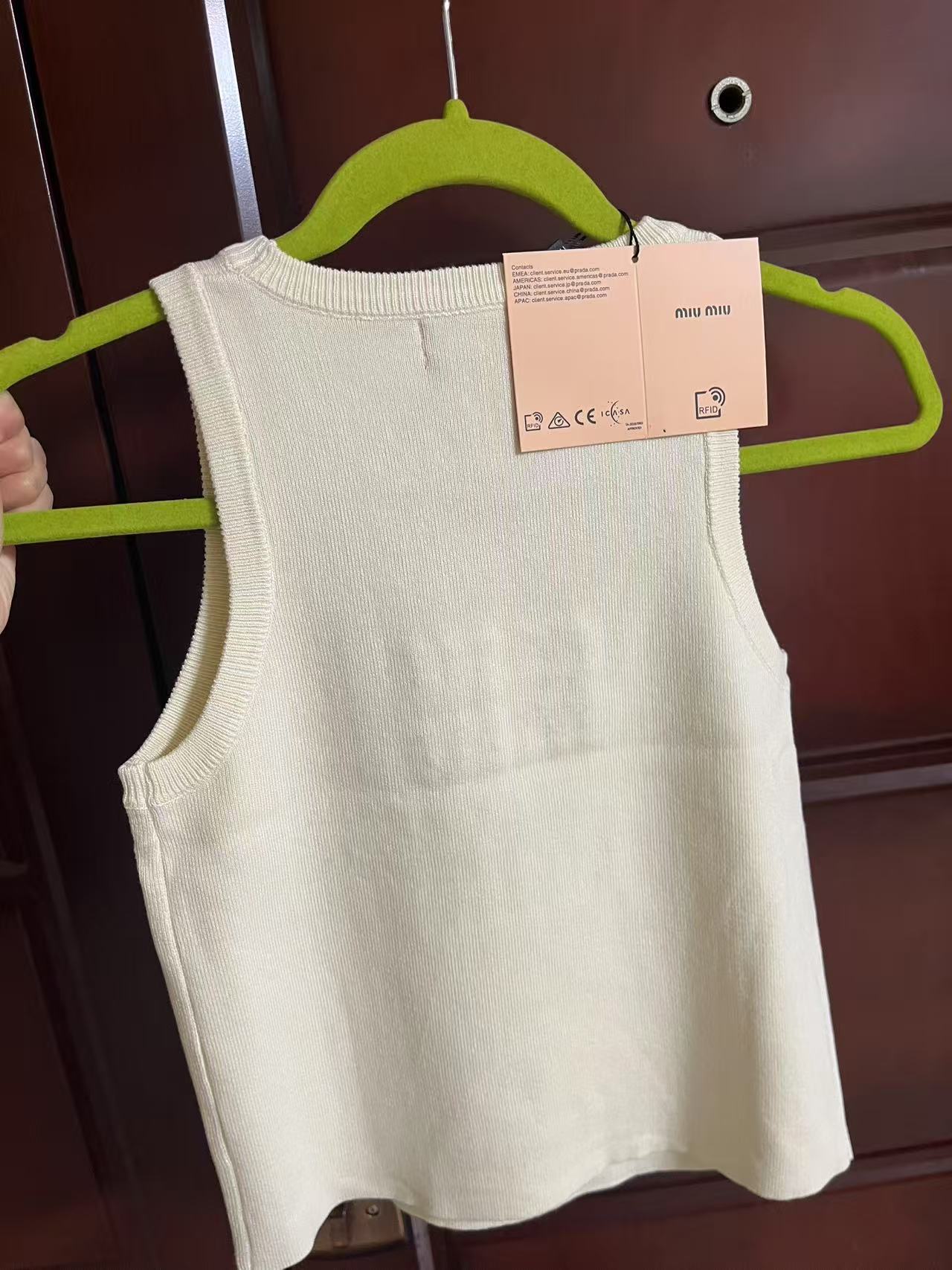 Luxury Fashion miu tops M28