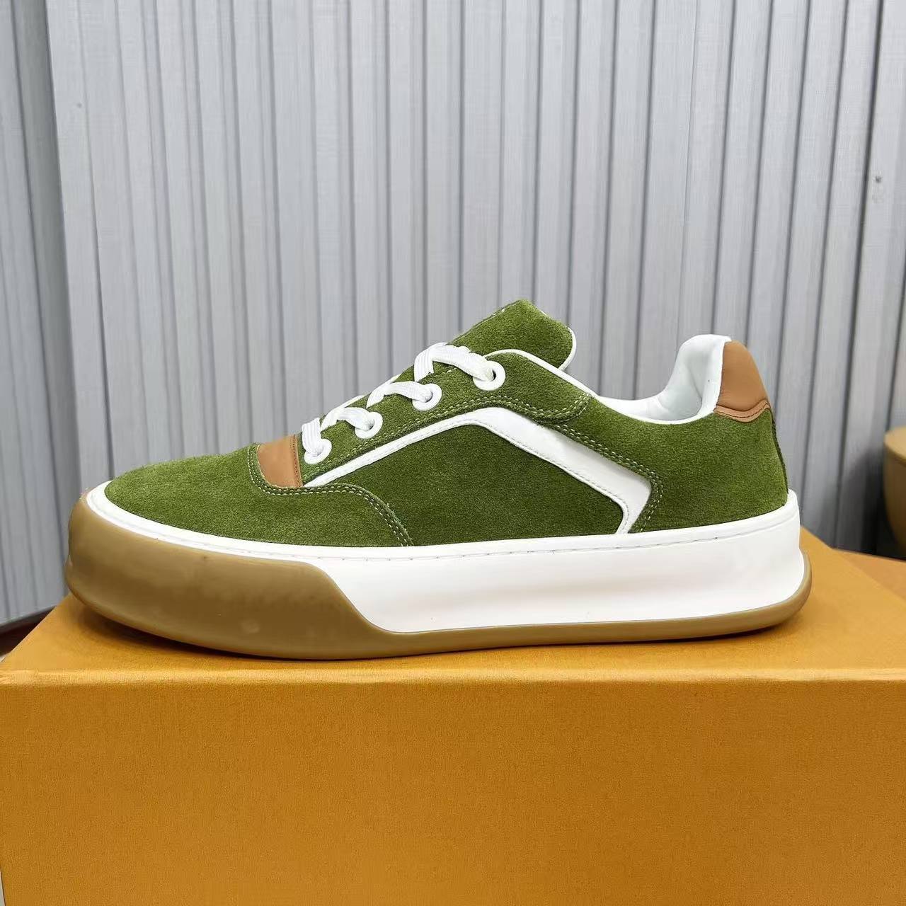 sneaker shoes Luxurious casual shoes