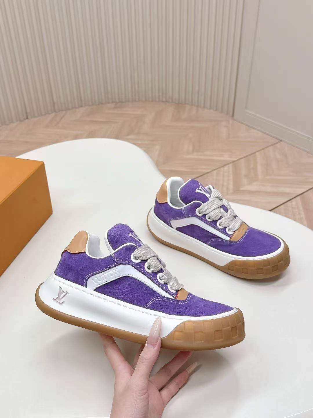sneaker shoes Luxurious casual shoes