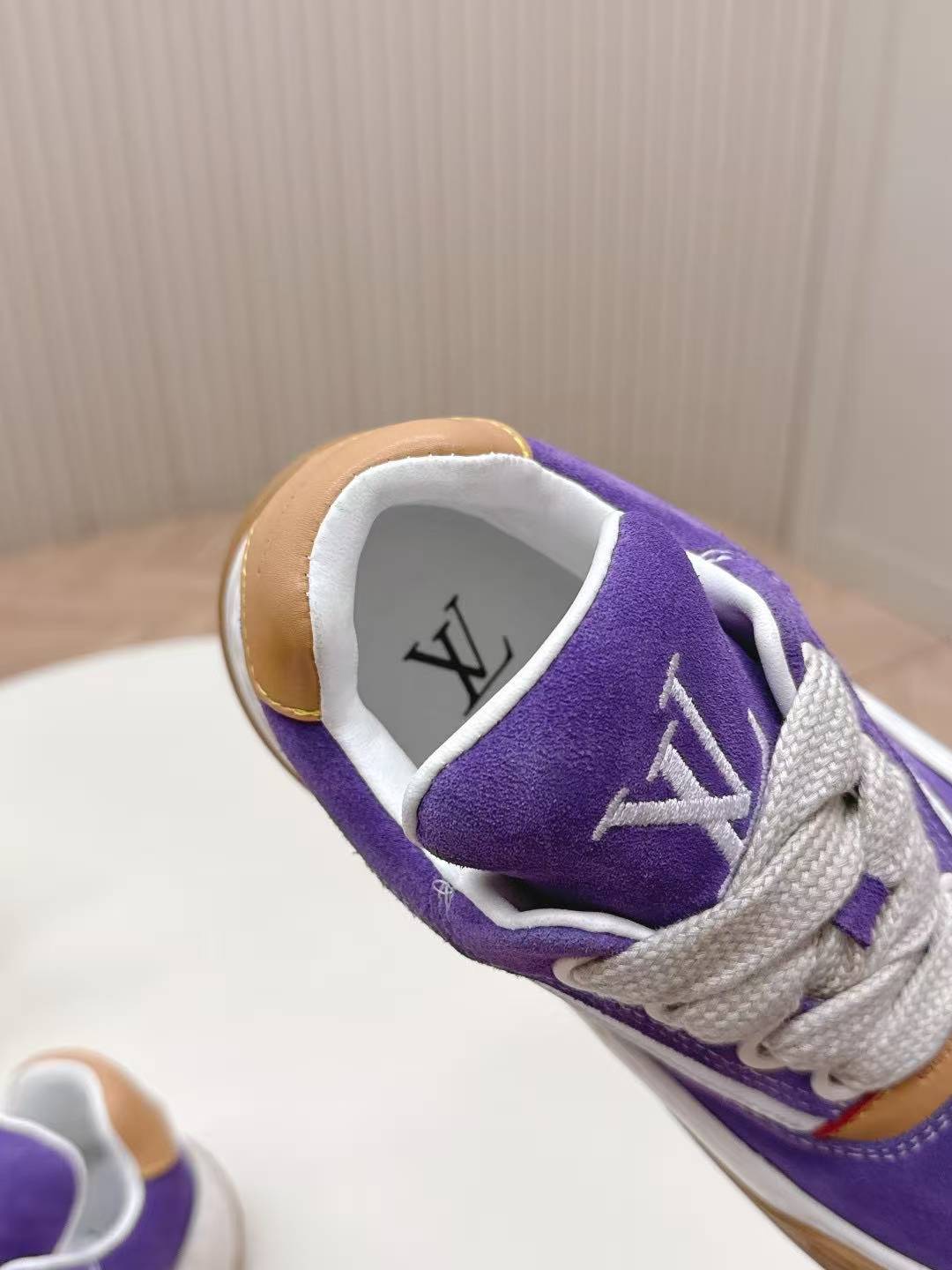 sneaker shoes Luxurious casual shoes