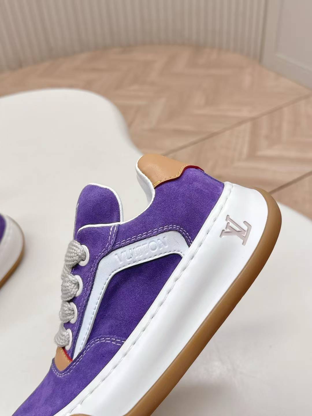 sneaker shoes Luxurious casual shoes