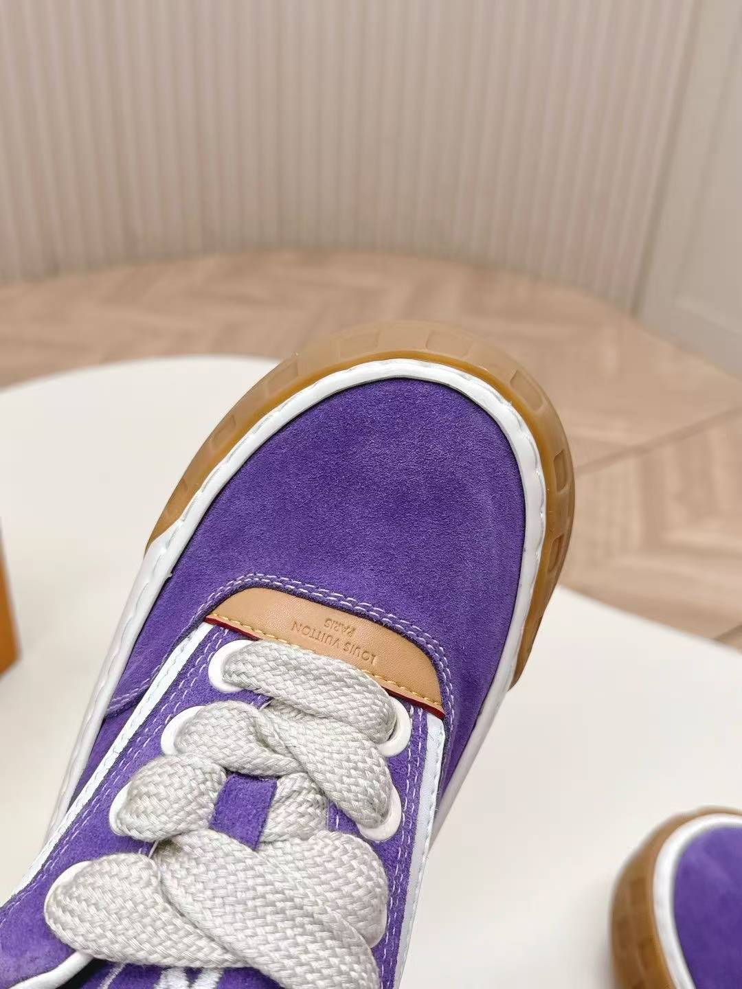 sneaker shoes Luxurious casual shoes
