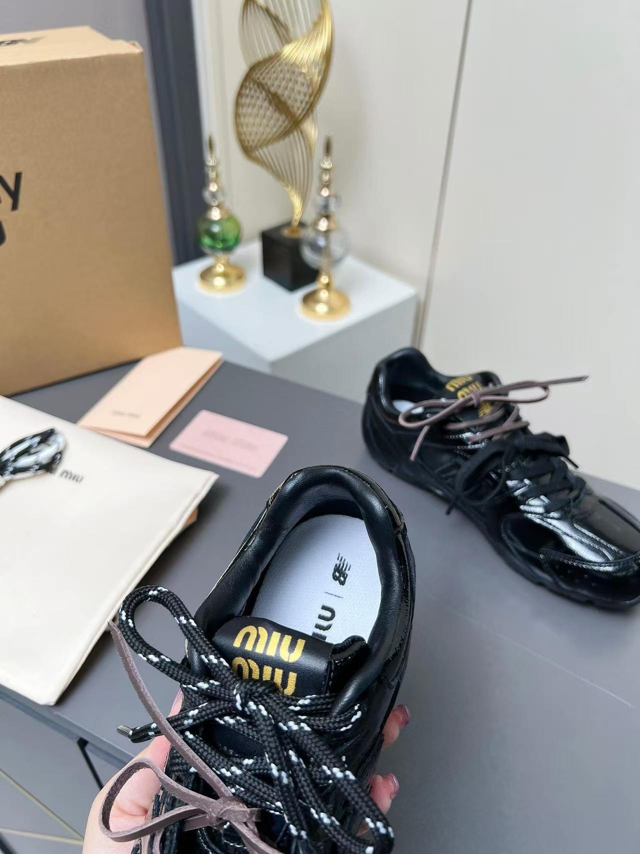 Luxury  Bags Mi and Customized high-end women's shoes