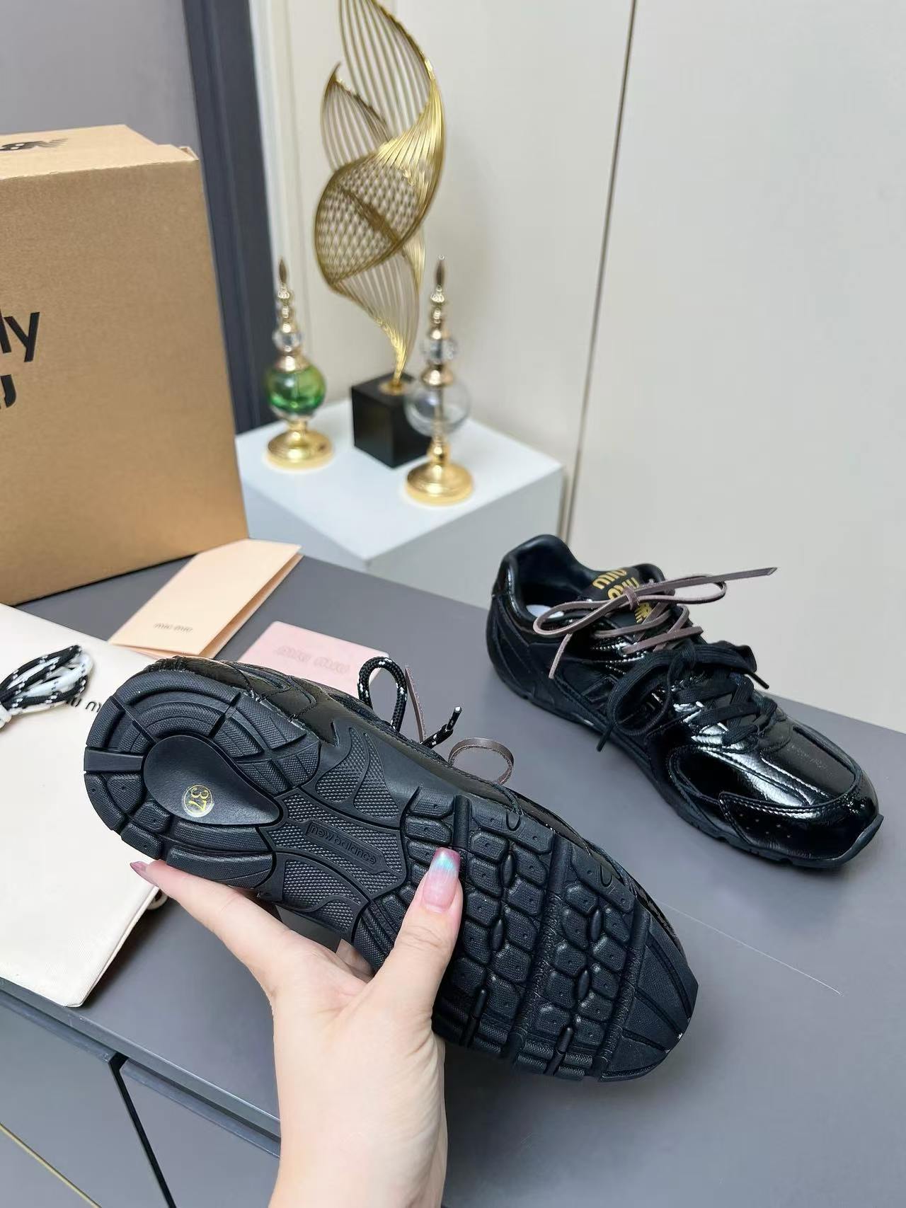 Luxury  Bags Mi and Customized high-end women's shoes