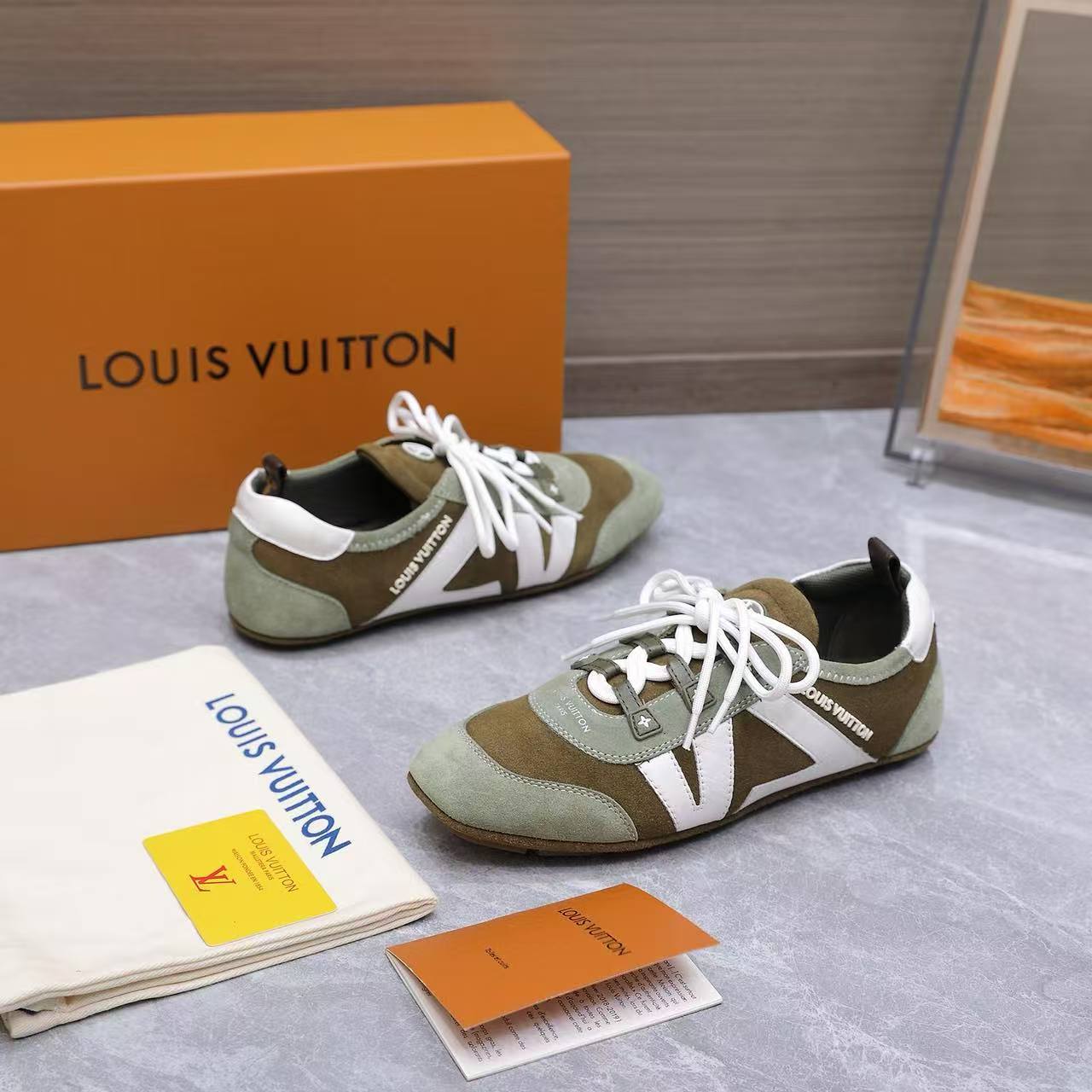 sneaker shoes women and men L-V SHOES