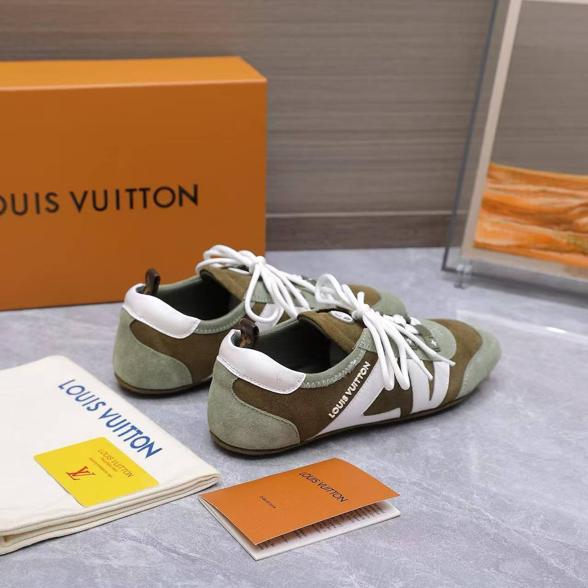 sneaker shoes women and men L-V SHOES